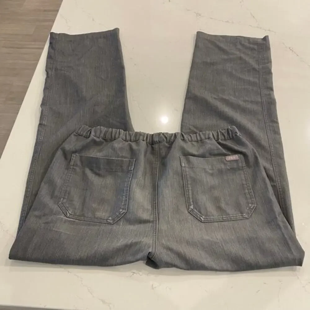 Figs Pisco Basic Scrub Pants in‎ Graphite Men's size Medium